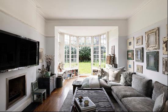 A characterful home with access onto a beautiful communal garden in Chelsea, SW3