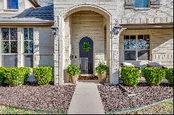 Westside Fort Worth gem with dreamy designer finishes. 