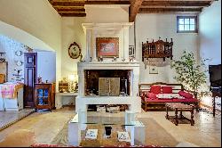 18th century town house with 2 bedrooms