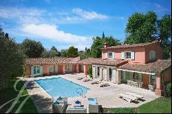 Provencale property - walking distance to the old village