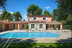 Provencale property - walking distance to the old village