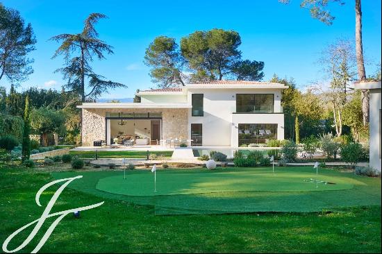 Contemporary villa for rent in Mougins