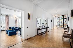 Elegant renovated family apartment close to Rue du Bac