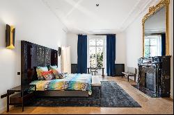 Elegant renovated family apartment close to Rue du Bac