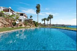 Charming townhouse in front of the sea in Estepona