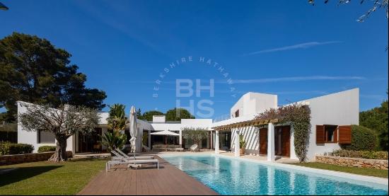 Mediterranean Elegance in Denia: A Modern Villa Oasis in Las Rot, Dénia 03700