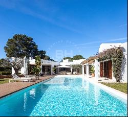 Mediterranean Elegance in Denia: A Modern Villa Oasis in Las Rot, Denia 03700