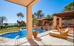 Villa for sale in Málaga, Estepona, Hacienda Beach, Estepona 29680