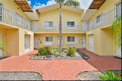 8141 Country RD Unit 104, Fort Myers FL 33919