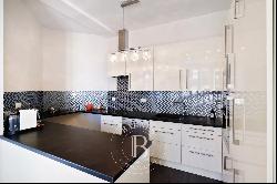 BIARRITZ, TOWN CENTER, COMPLETELY RENOVATED APARTMENT