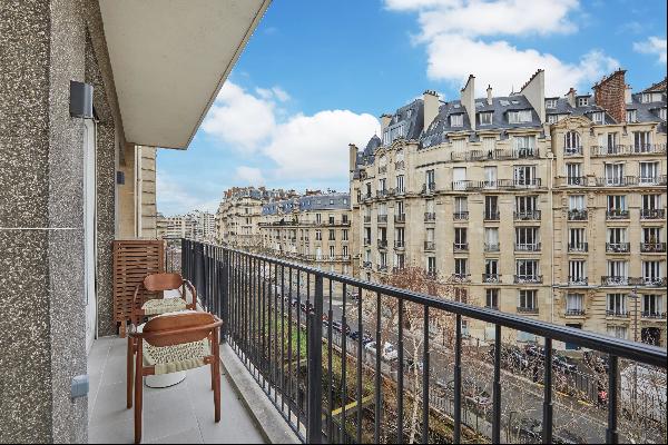 Paris 16th District A bright 3 bed apartment with a balcony