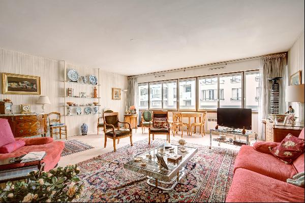 Paris 16th District – A 3-bed dual-aspect apartment