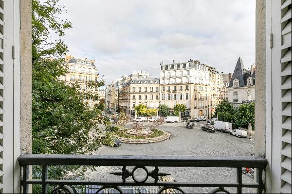 Paris 8th District A meticulously renovated 3-bed apartment