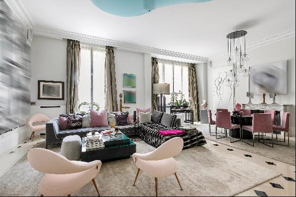 Paris 8th District – An elegant pied a terre in a prime location