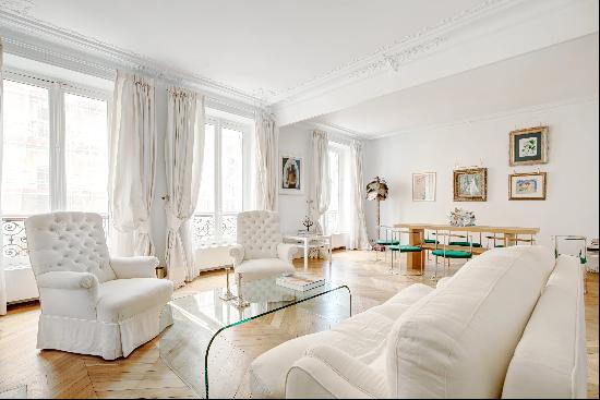 Paris 6th District - A bright and spacious 2/3 bed apartment