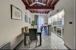 Arlesian house in La Roquette with 2 terraces, cellar and a garage.