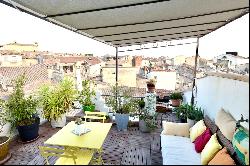 Arlesian house in La Roquette with 2 terraces, cellar and a garage.