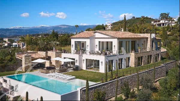 Magnificent contemporary villa - prestigious area