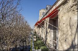 Paris 7th District – St Germain - A 3 bed apartment with a balcony