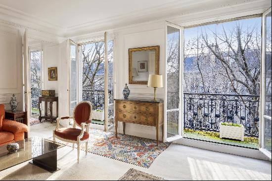 Paris 7th District – St Germain - A 3 bed apartment with a balcony