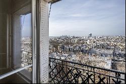 Paris 18th District – A 2-bed apartment enjoying an open view