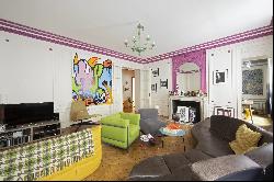 Paris 6th District – A split-level 3-bed apartment