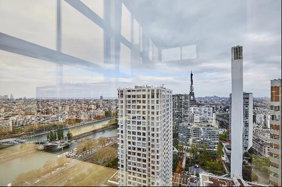 Paris 15th District – A top-floor duplex apartment