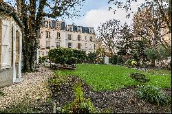 Paris 17th District – A delightful 3-bed period property with a garden
