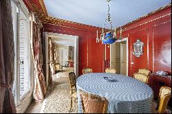 Paris 7th District – A spacious and elegant apartment