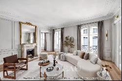 Paris 7th District – A spacious and elegant apartment