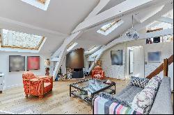 Paris 17th District – A 3-bed loft-style apartment