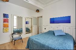 Paris 7th District - A renovated pied a terre