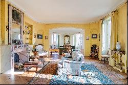 Paris 16th District – A spacious 4/5 bed apartment