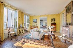 Paris 16th District – A spacious 4/5 bed apartment