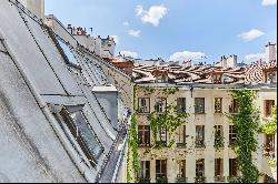 Paris 4th District – A delightful pied a terre oozing with period charm