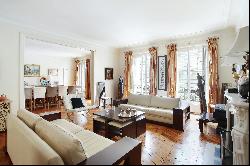 Paris 16th District - A 3/4 bed family apartment