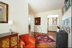 Paris 16th District - A 3/4 bed family apartment