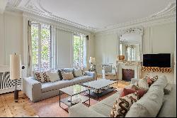 Paris 17th District – A renovated 3-bed apartment