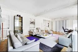 Paris 16th District – A bright and peaceful 2/3-bed apartment