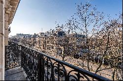 Paris 5th District - A sunny 3-bed apartment