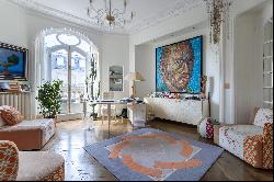 Paris 16th District – An elegant 4-bed apartment