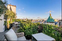 Paris 8th District – A superb pied a terre with a terrace