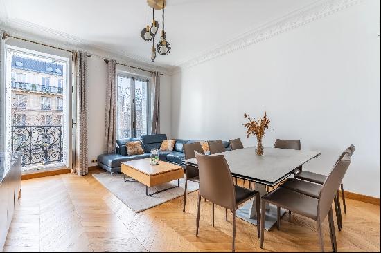 Paris 6th District – A renovated 3-bed apartment