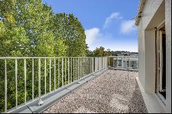 Versailles Clagny – A 4/5 room duplex apartment with a superb terrace