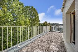 Versailles Clagny – A 4/5 room duplex apartment with a superb terrace