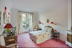 Paris 16th District – A spacious 4/5 bed apartment
