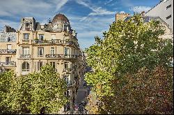 Paris 17th District – A bright 3-room apartment