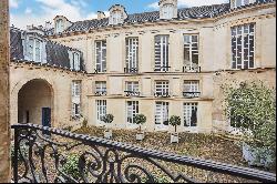 Paris 4th District – A delightful pied a terre