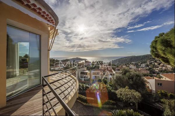 Magnificent renovated apartment with panoramic sea view