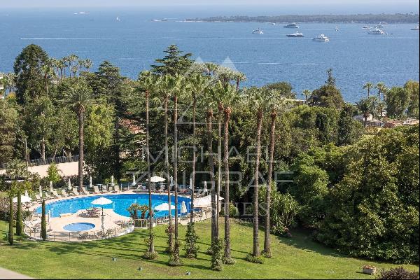 Opportunity-Apartment with sea view in prestigious residence